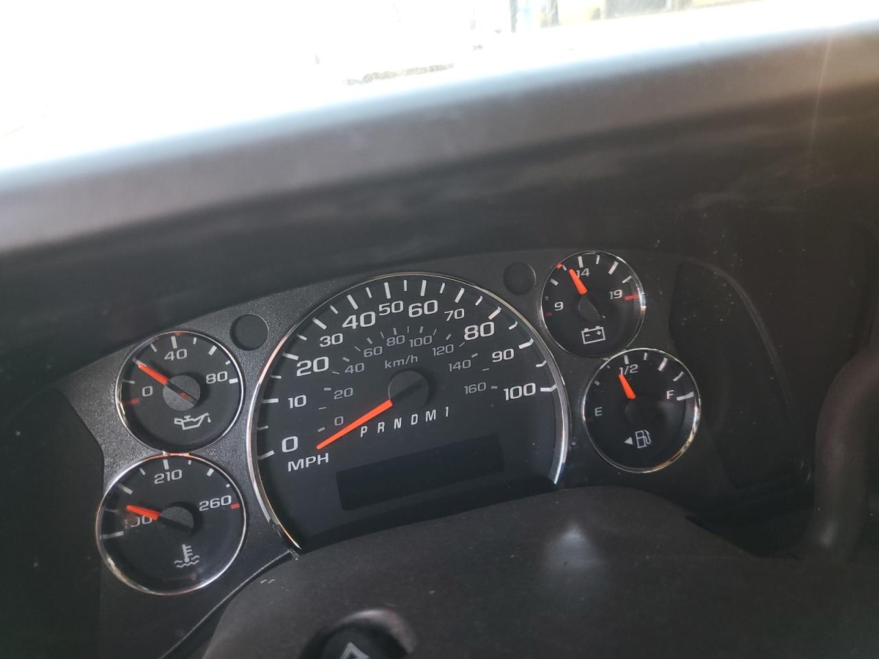 Chevrolet Express Image 4