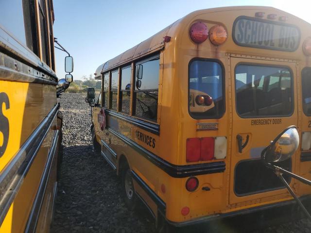 Chevrolet Express Image 2