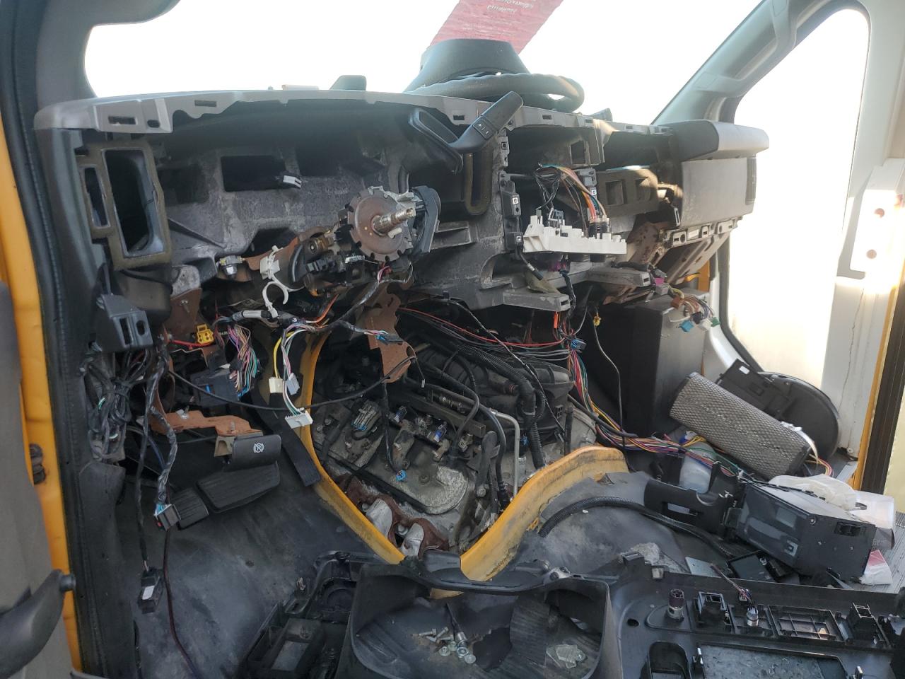 Chevrolet Express Image 10