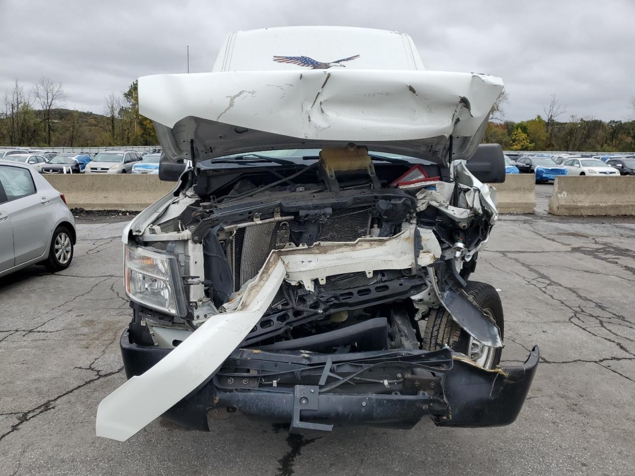 Nissan Nv 2500 S Image 4