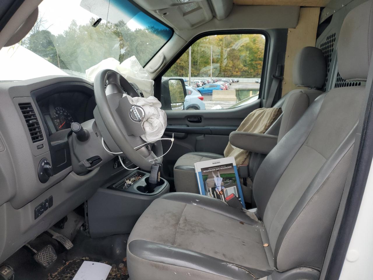 Nissan Nv 2500 S Image 11