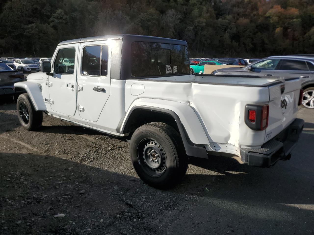 Jeep Gladiator Sport Image 3
