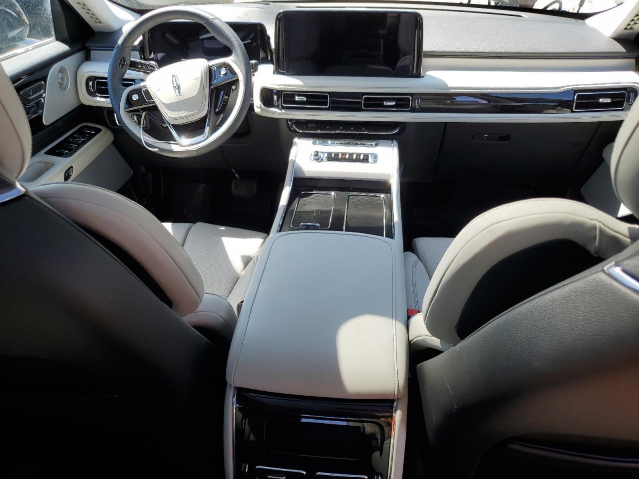 Lincoln Aviator Reserve Image 9