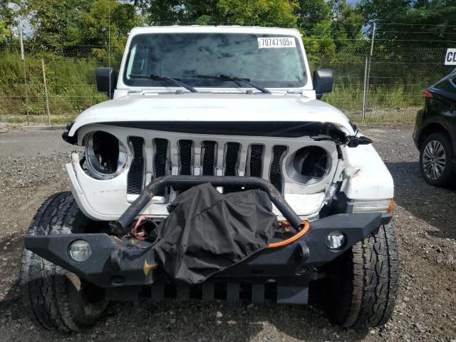 Jeep Wrangler Sahara Image 9