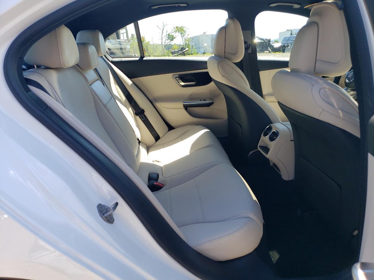 Mercedes-Benz C-Class 300 4matic Image 8