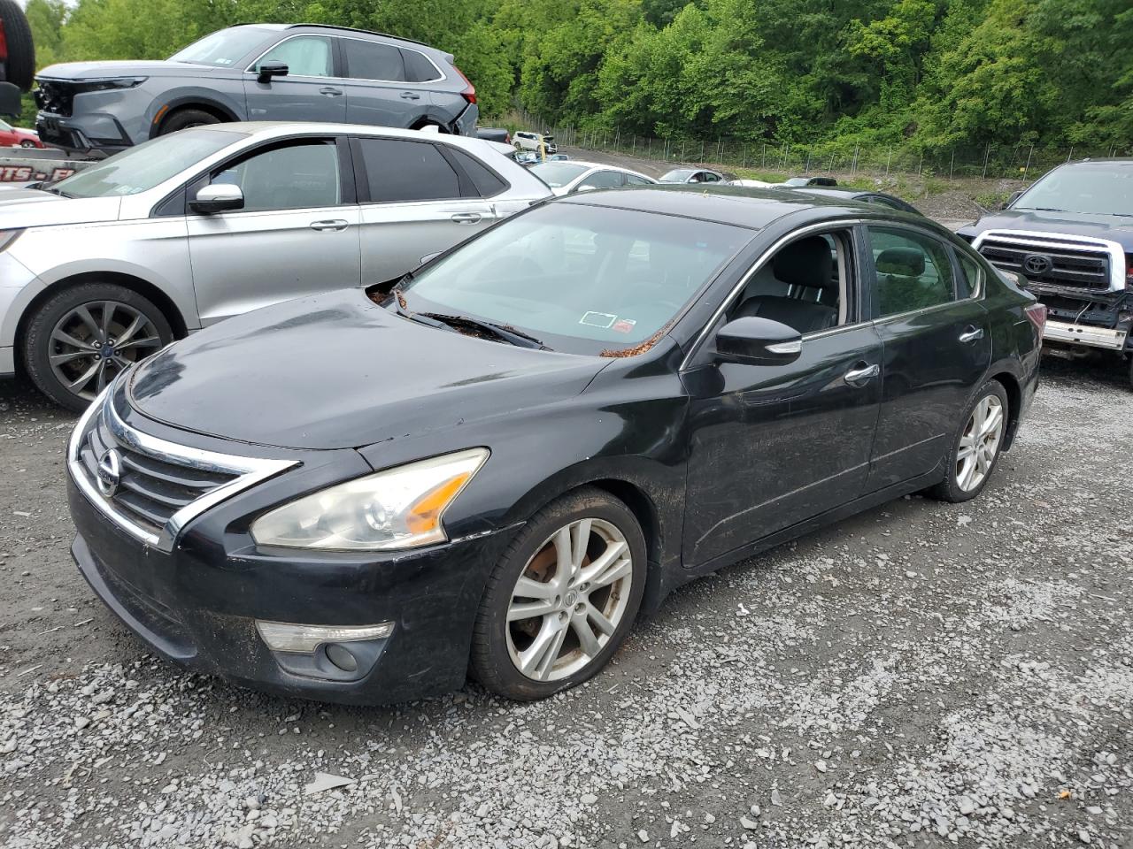 Nissan Altima 3.5s Image 1