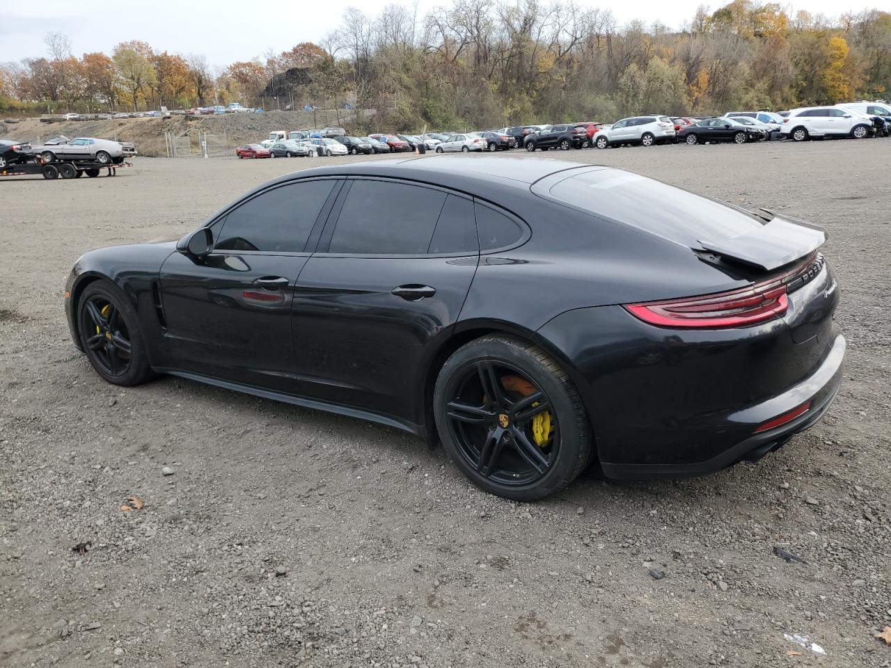 Porsche Panamera 4s Image 2