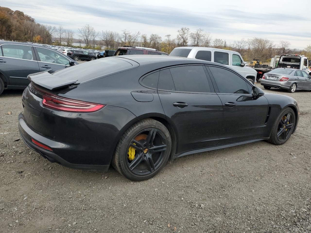Porsche Panamera 4s Image 11