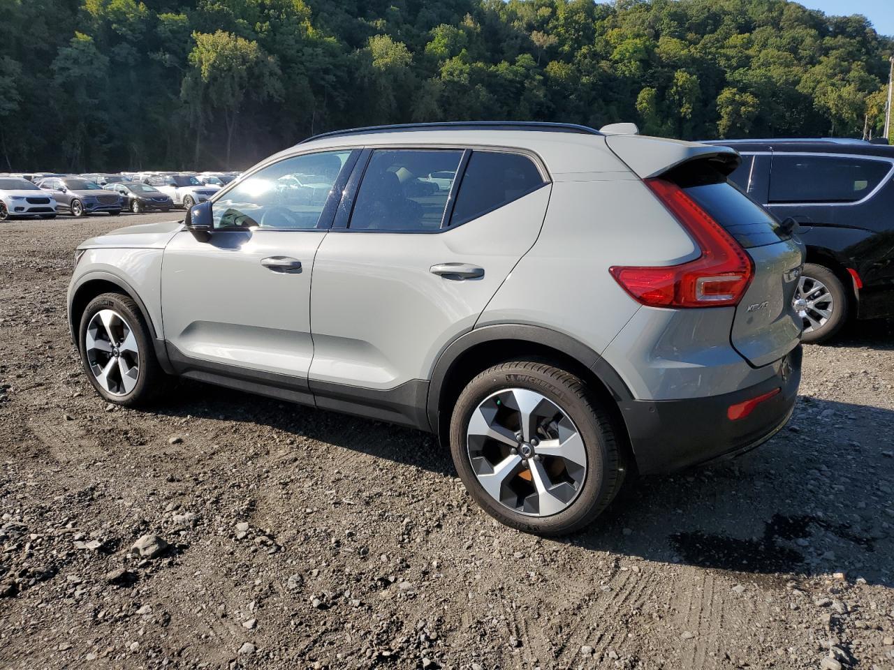 Volvo Xc40 Plus Plus Image 3
