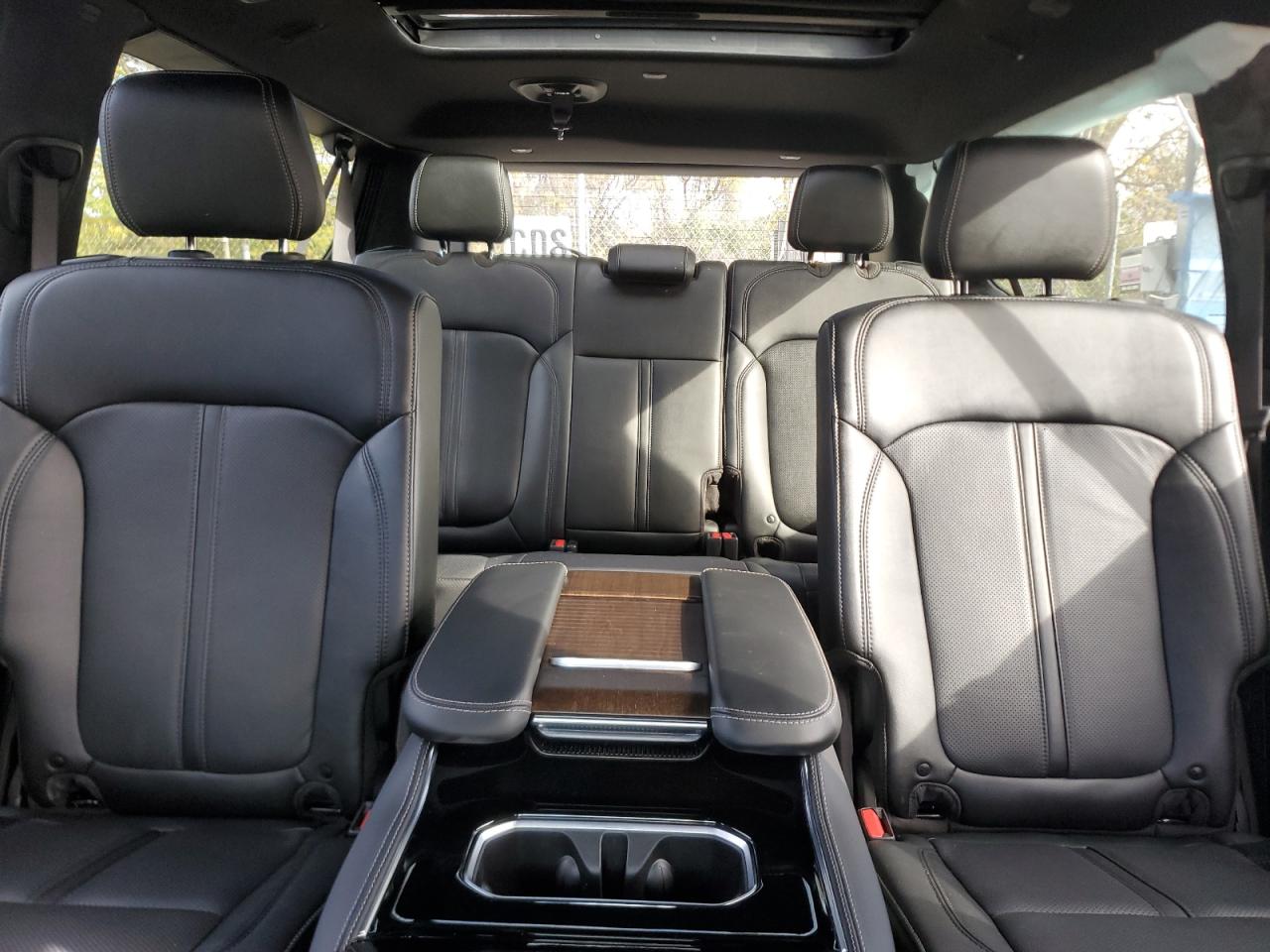 Jeep Grand Wagoneer L Series I Image 9