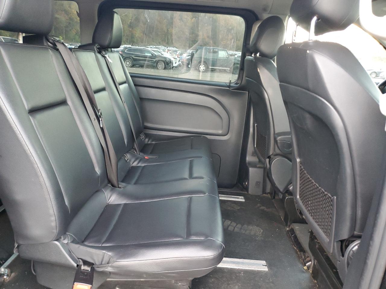 Mercedes-Benz Metris Image 10