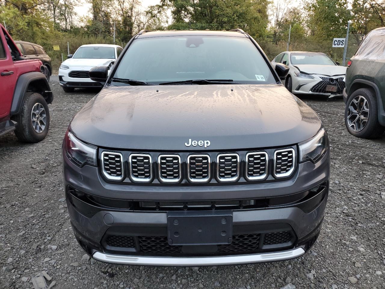 Jeep Compass Limited Image 9