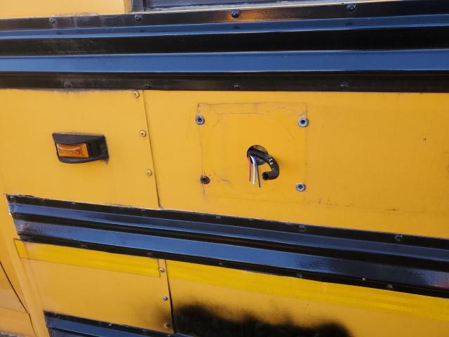 Chevrolet Express Image 10