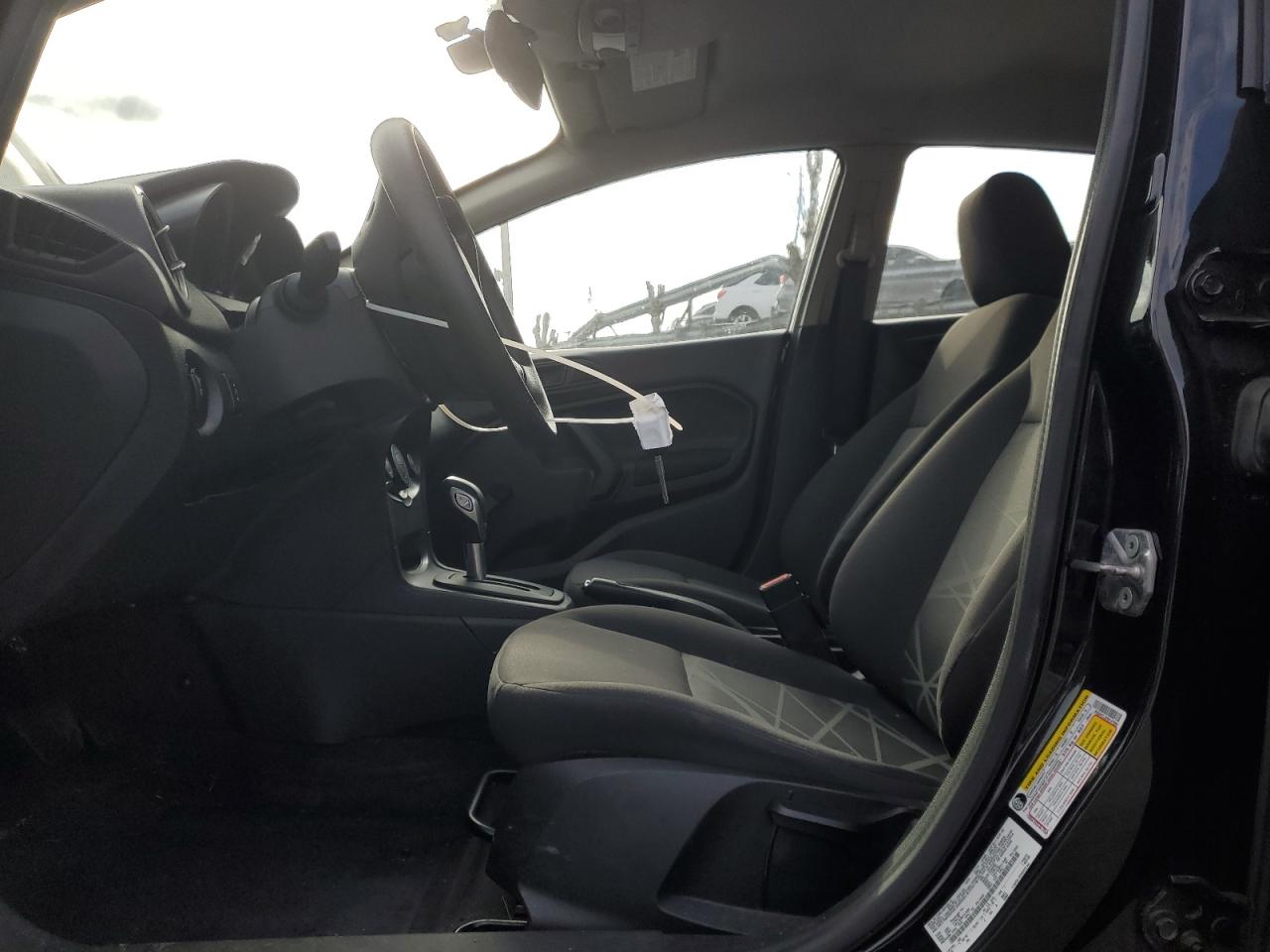 Ford Fiesta S Image 9