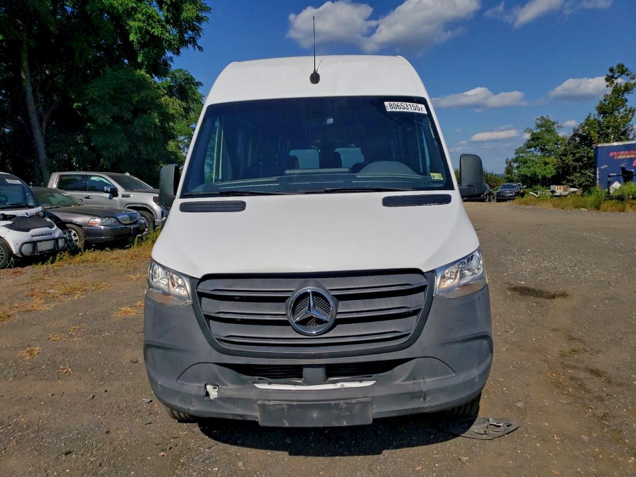 Mercedes-Benz Sprinter 2500/3500 Image 7