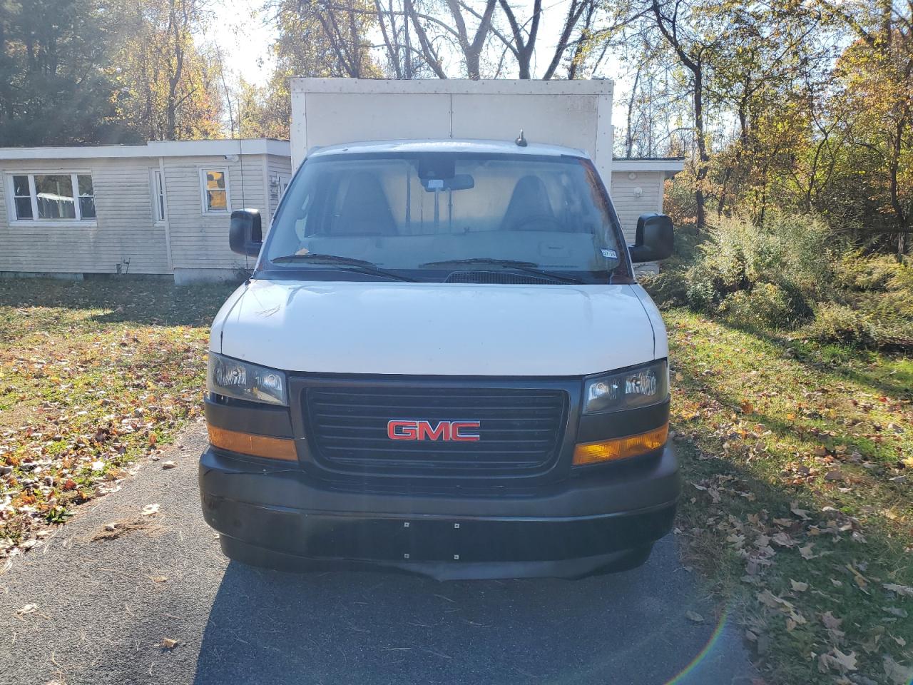 GMC Savana Cutaway G3500 Image 13
