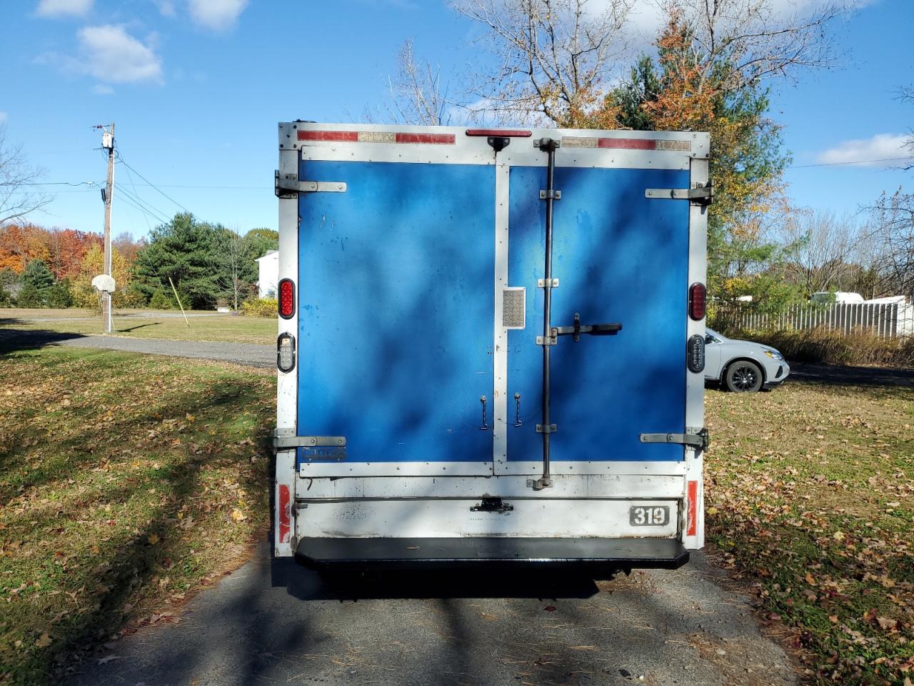 GMC Savana Cutaway G3500 Image 4