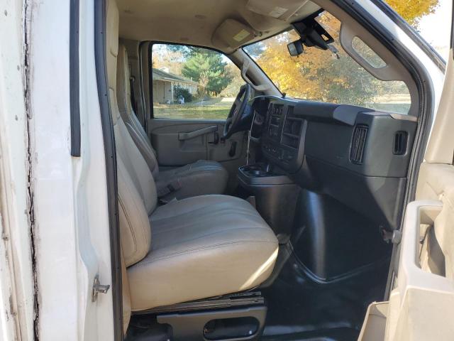 GMC Savana Cutaway G3500 Image 7