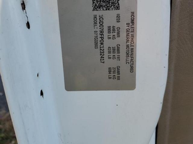 GMC Savana Cutaway G3500 Image 9