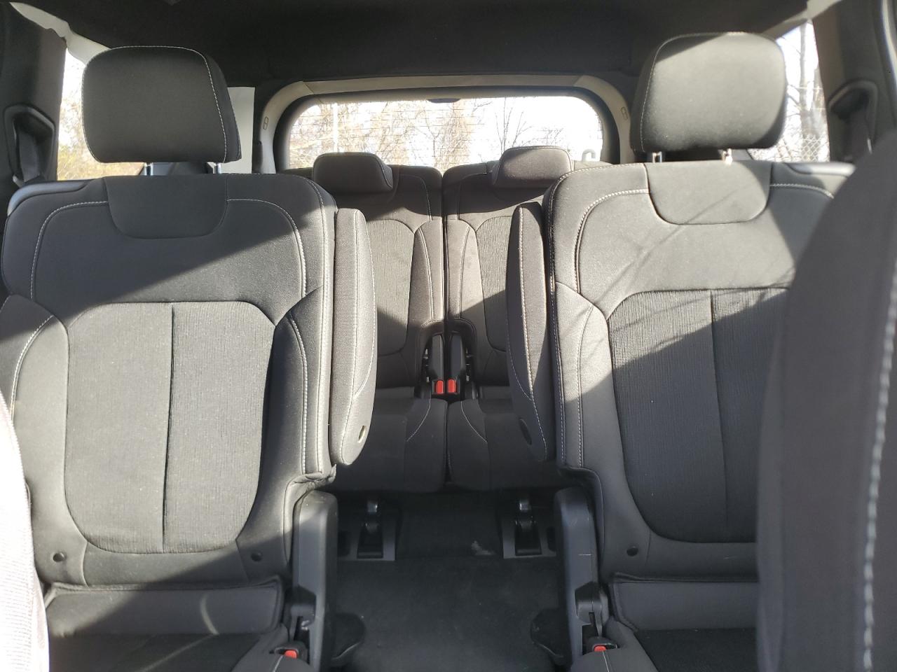 Jeep Grand Cherokee L Laredo Image 9