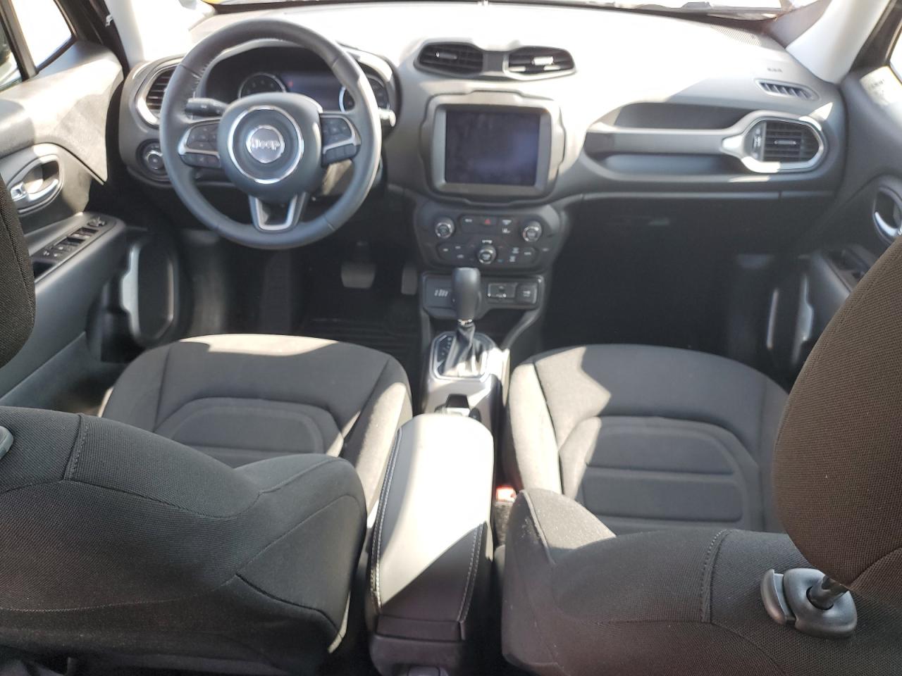 Jeep Renegade Latitude Image 5