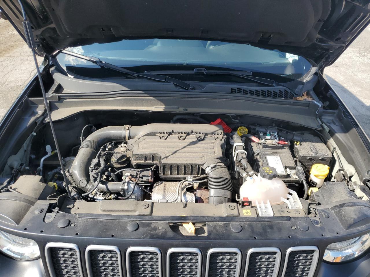 Jeep Renegade Latitude Image 11