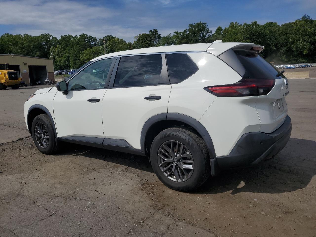 Nissan Rogue S Image 4