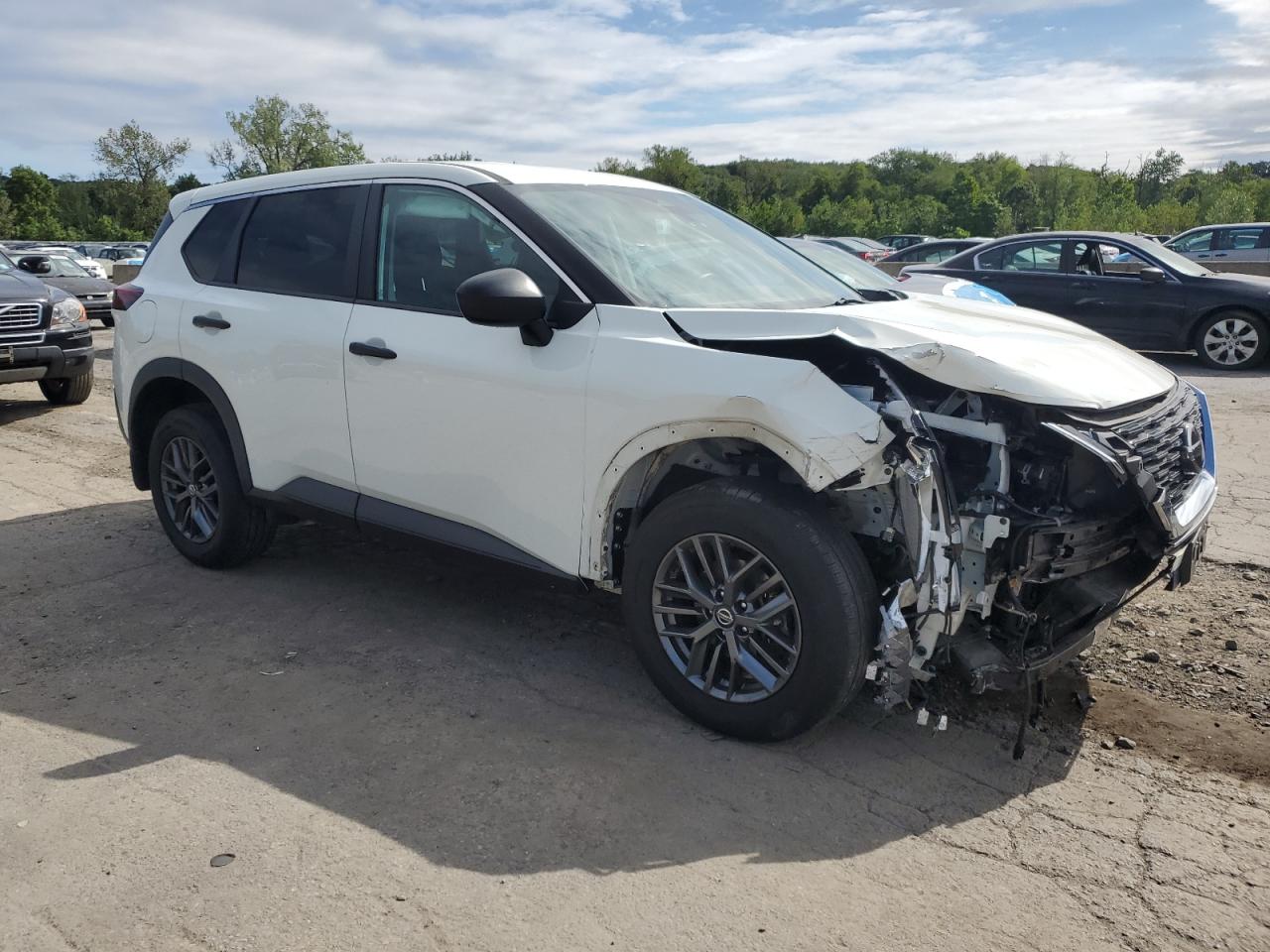 Nissan Rogue S Image 7