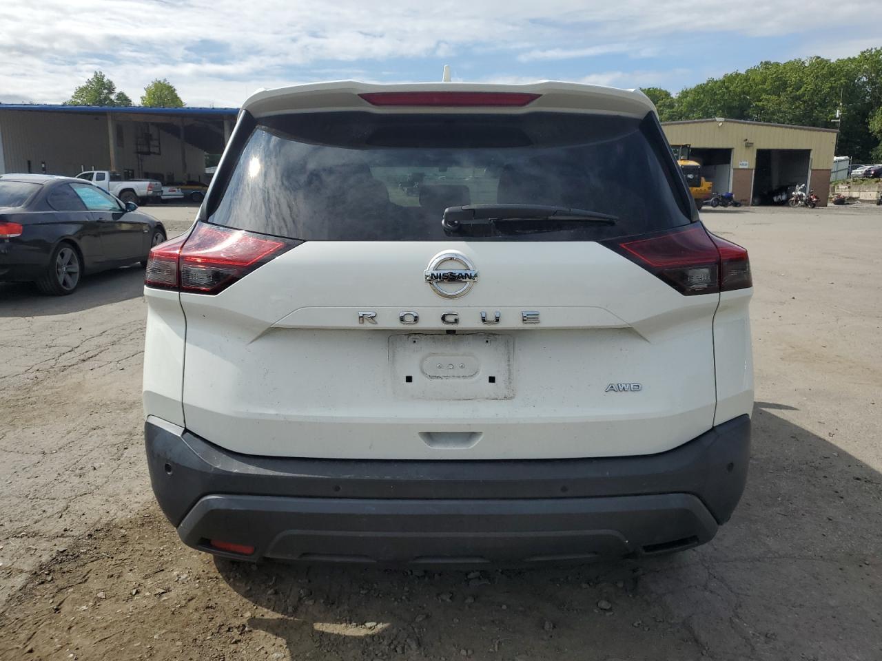 Nissan Rogue S Image 3