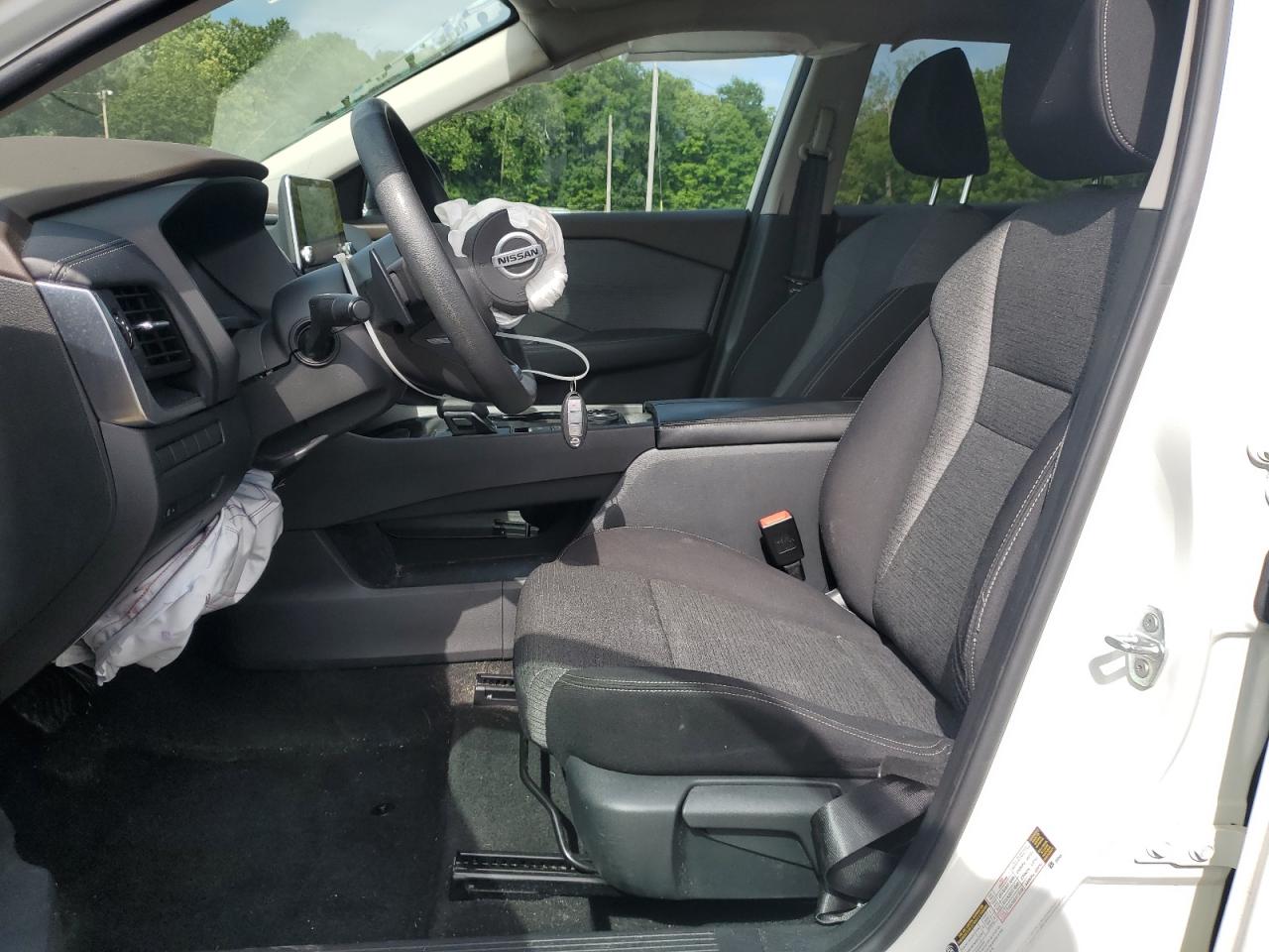 Nissan Rogue S Image 13