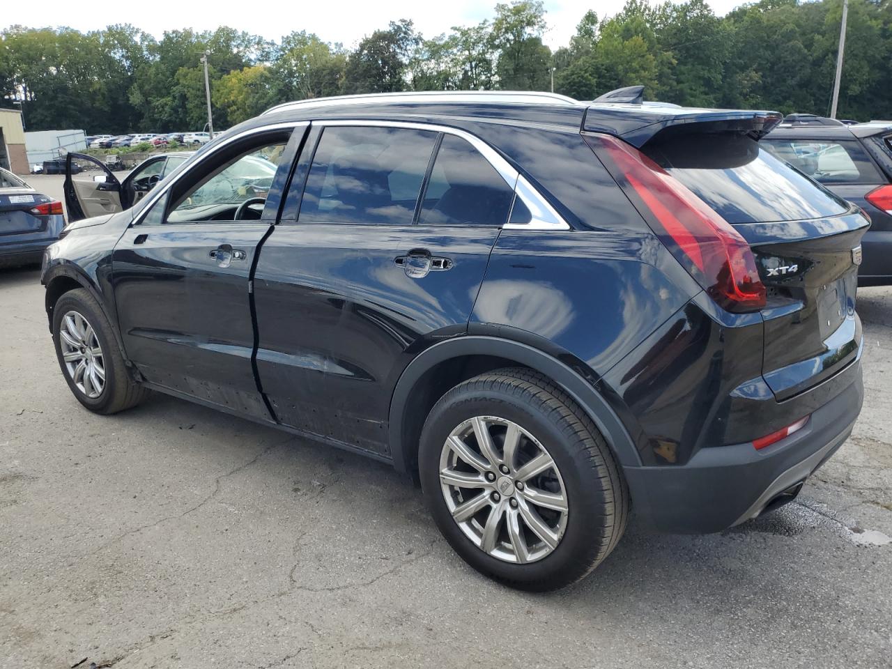 Cadillac XT4 Premium Luxury Image 3