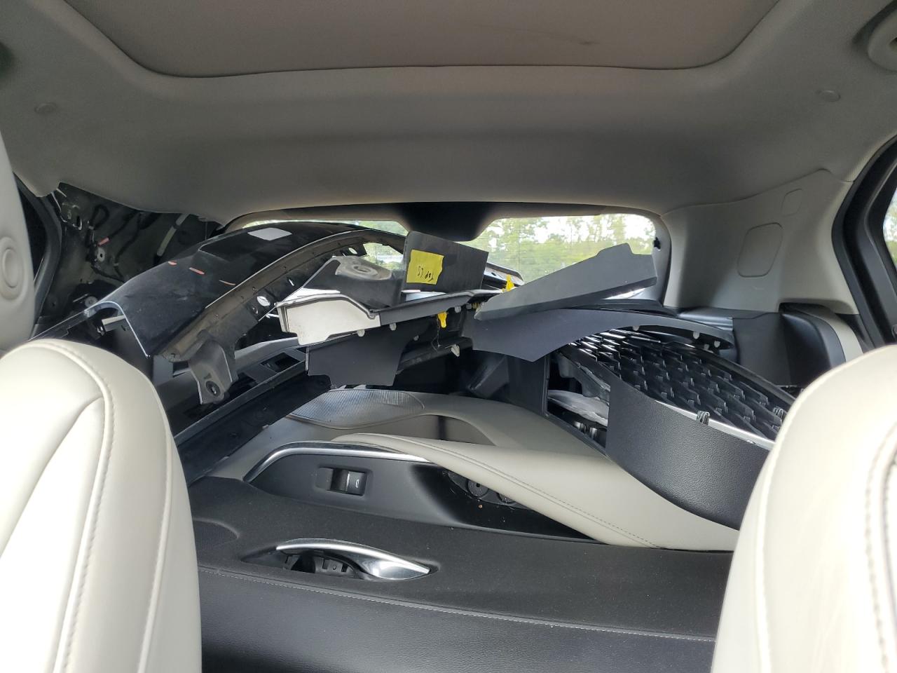 Cadillac XT4 Premium Luxury Image 8