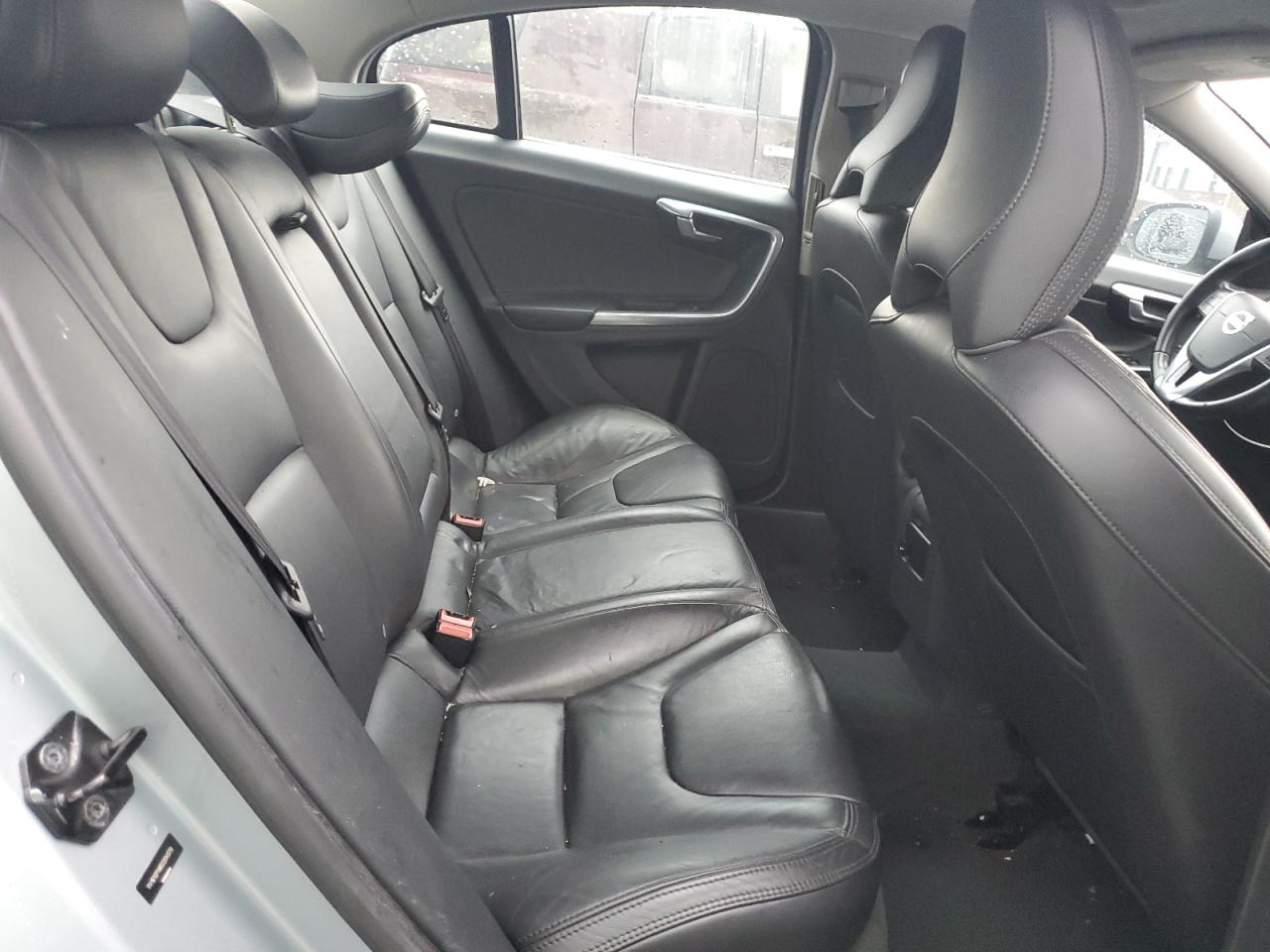 Volvo S60 T5 Image 11