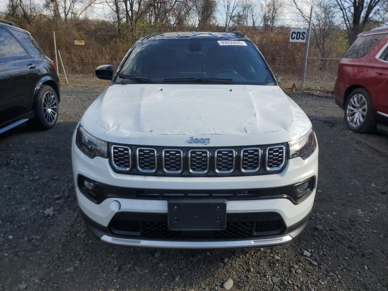 Jeep Compass Limited Image 4