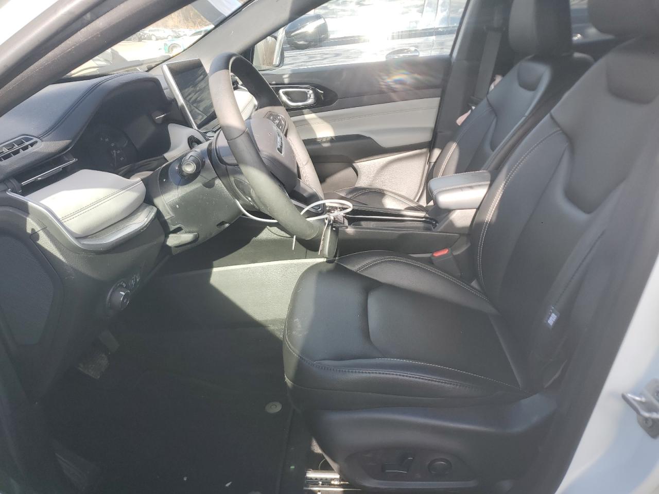 Jeep Compass Limited Image 12