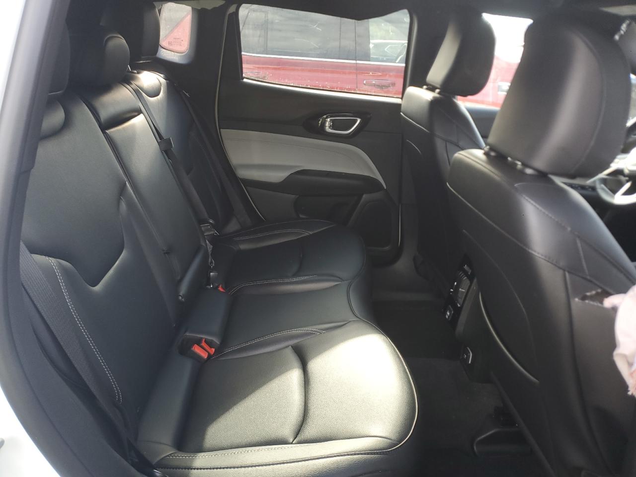 Jeep Compass Limited Image 6