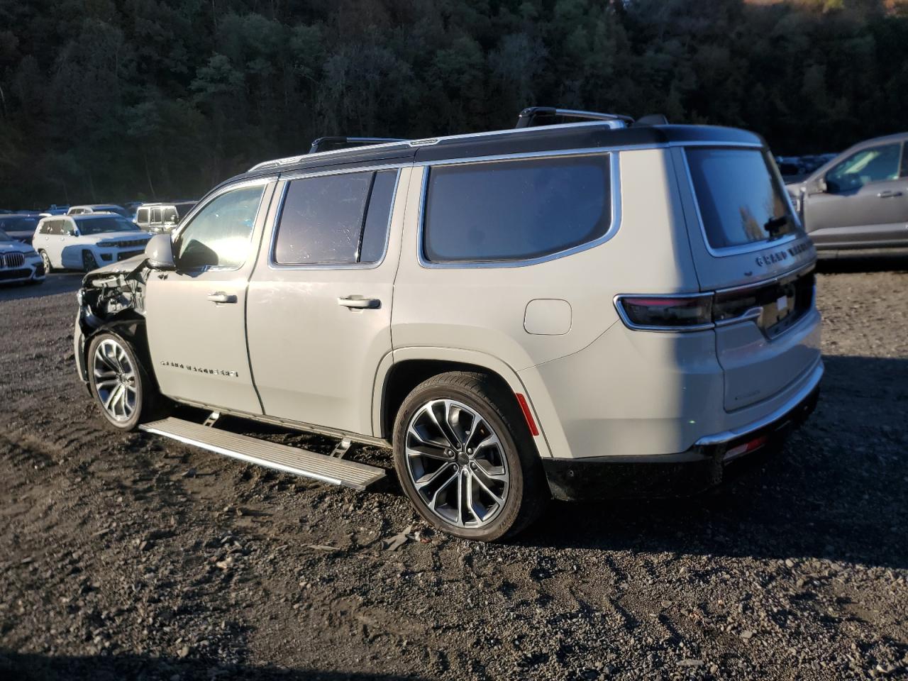 Jeep Grand Wagoneer Series Iii Image 4