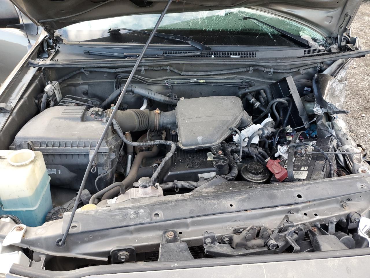 Toyota Tacoma Access Cab Image 3