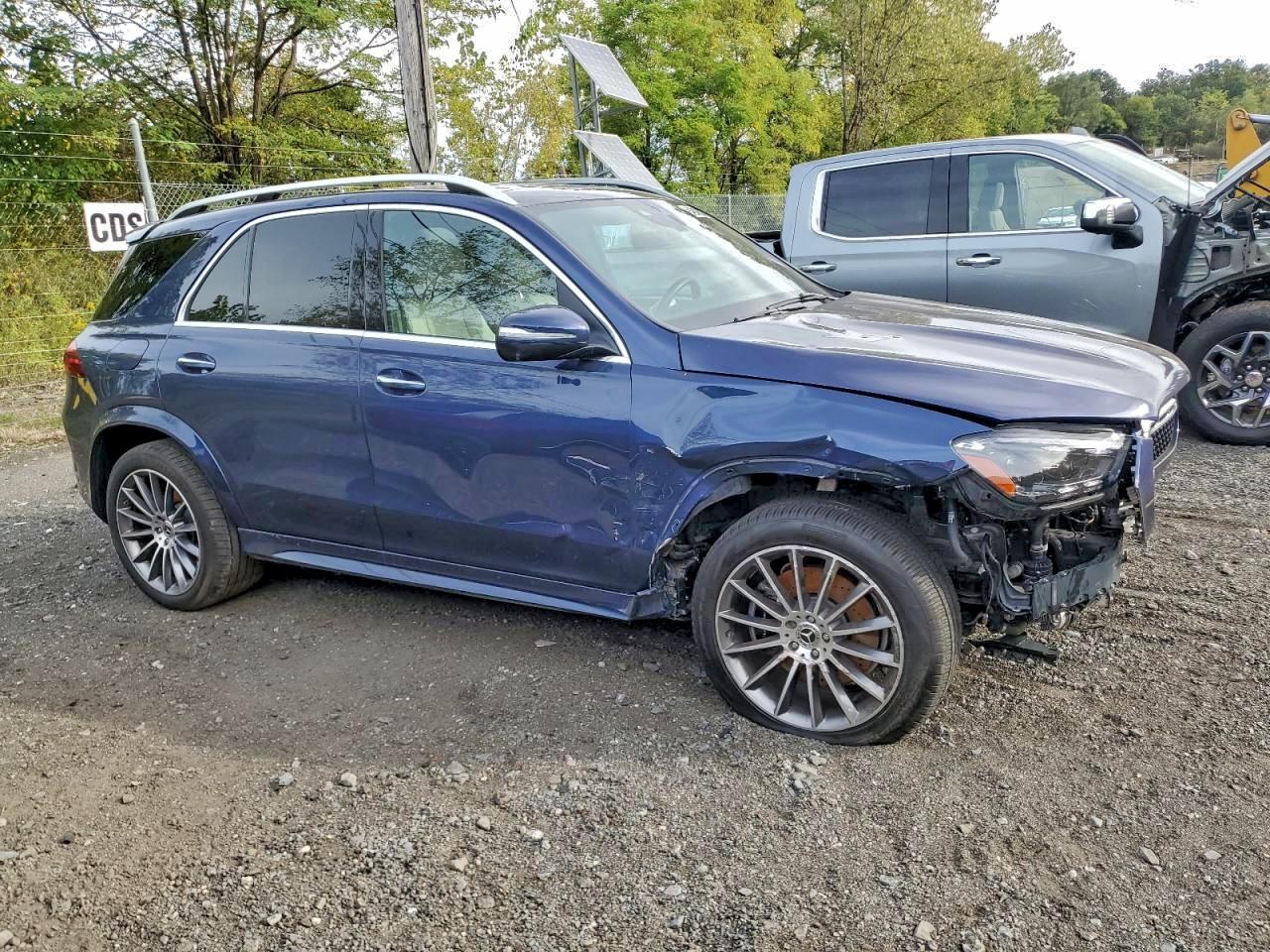 Mercedes-Benz GLE 450e 4matic Image 10