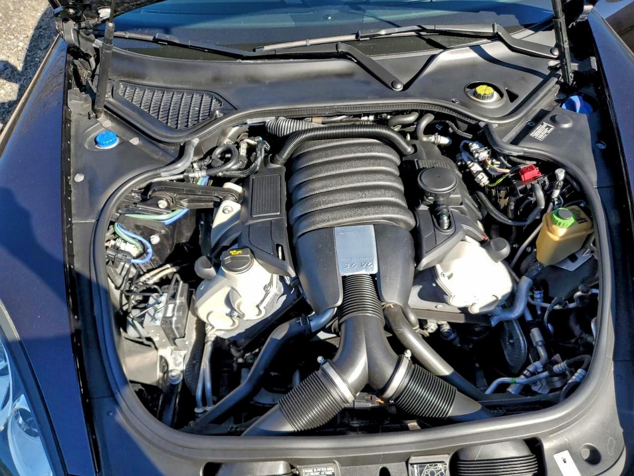 Porsche Panamera 2 Image 9