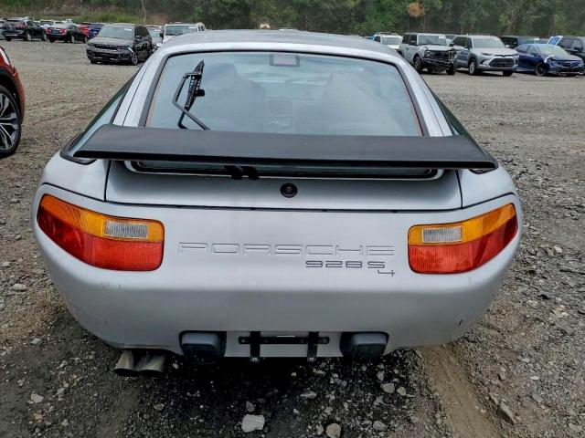Porsche 928 S-4 Image 4