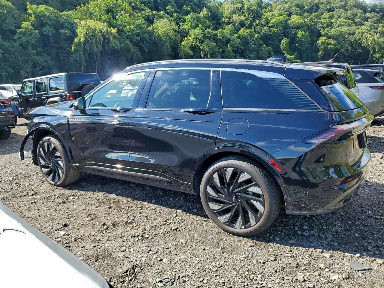 Lincoln Nautilus Black Label Image 4