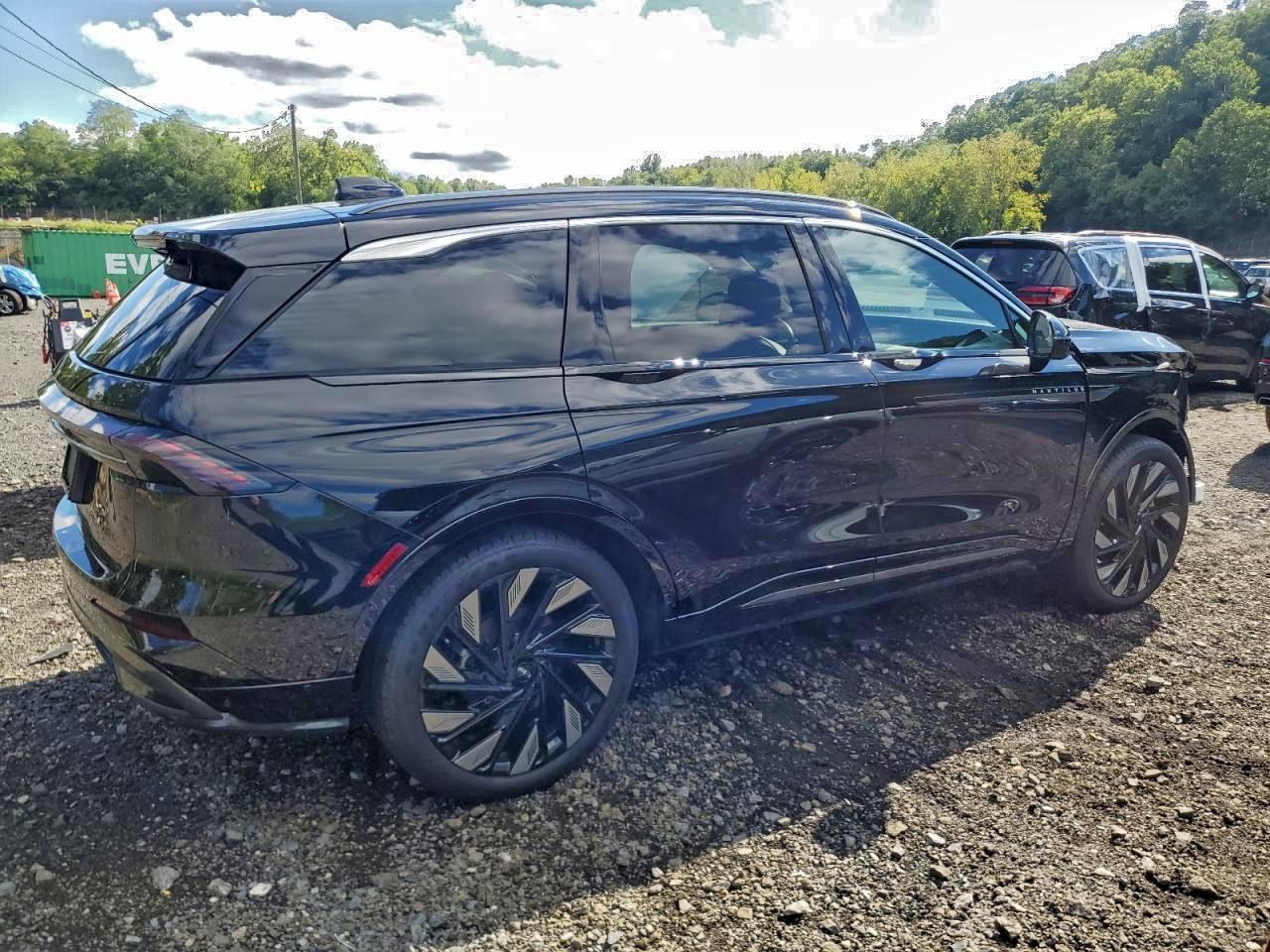 Lincoln Nautilus Black Label Image 12