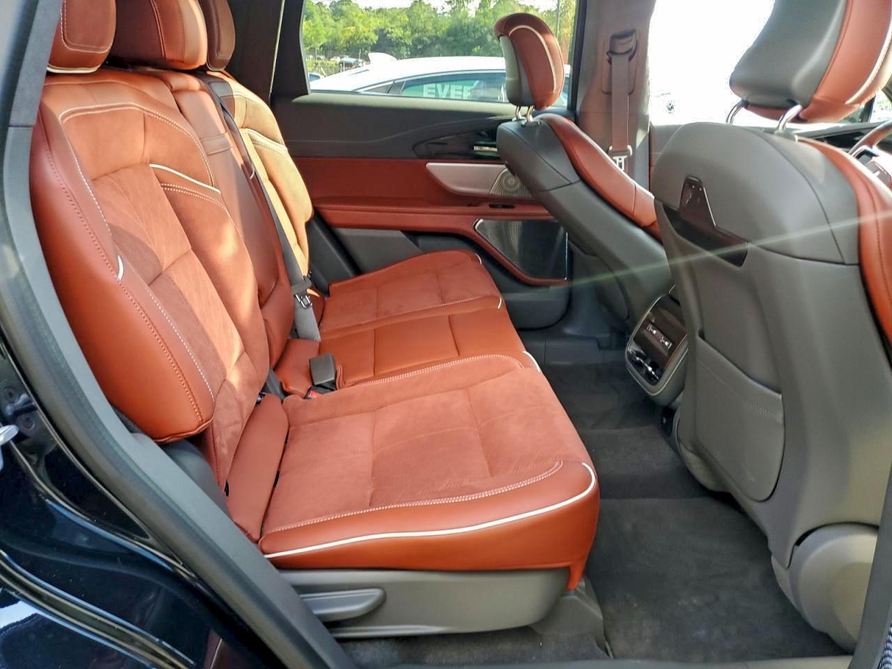 Lincoln Nautilus Black Label Image 2