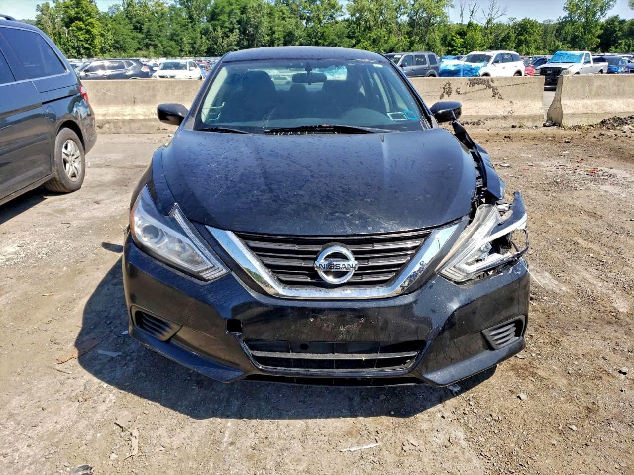 Nissan Altima 2.5 Image 10