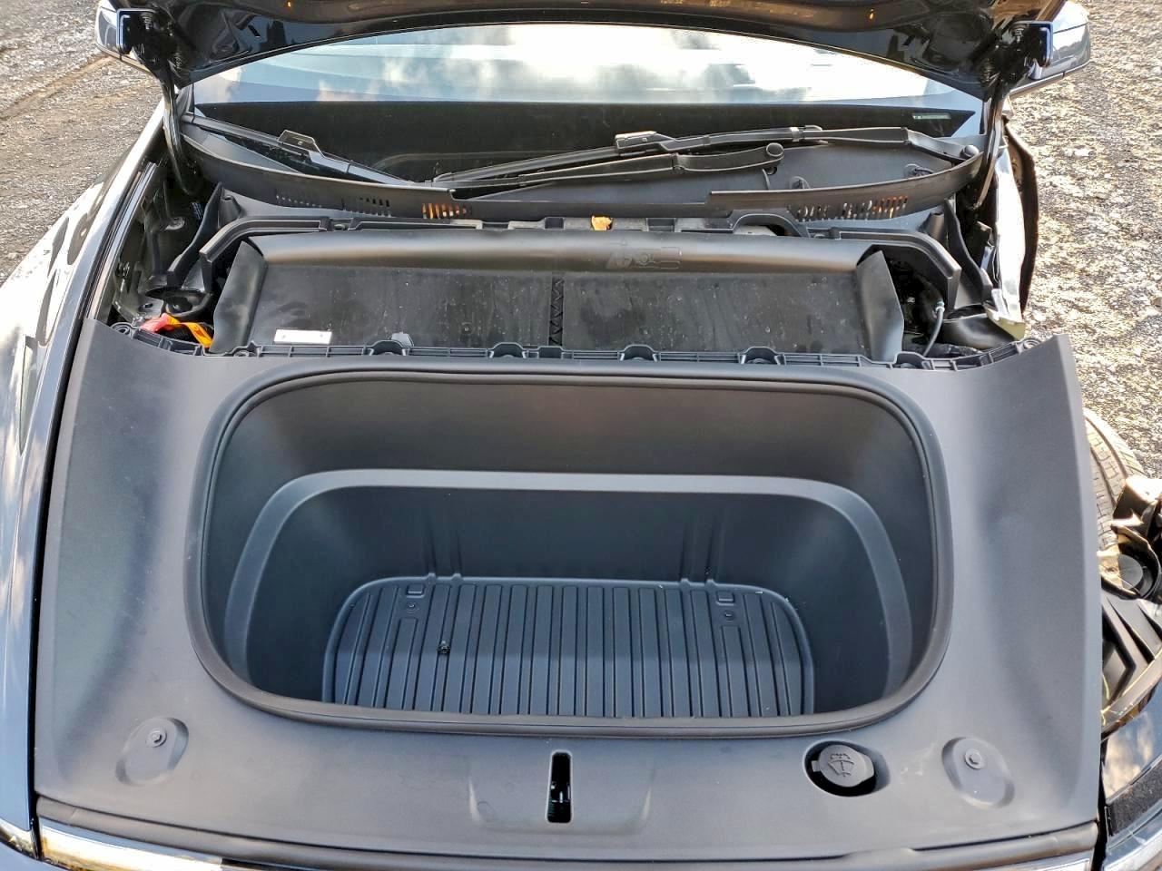 Tesla Model Y Image 11