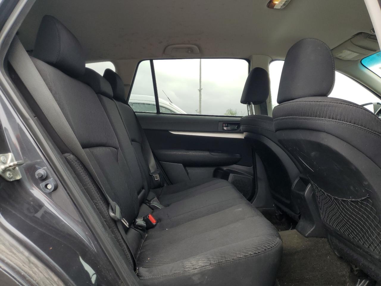 Subaru Outback 2.5i Premium Image 11