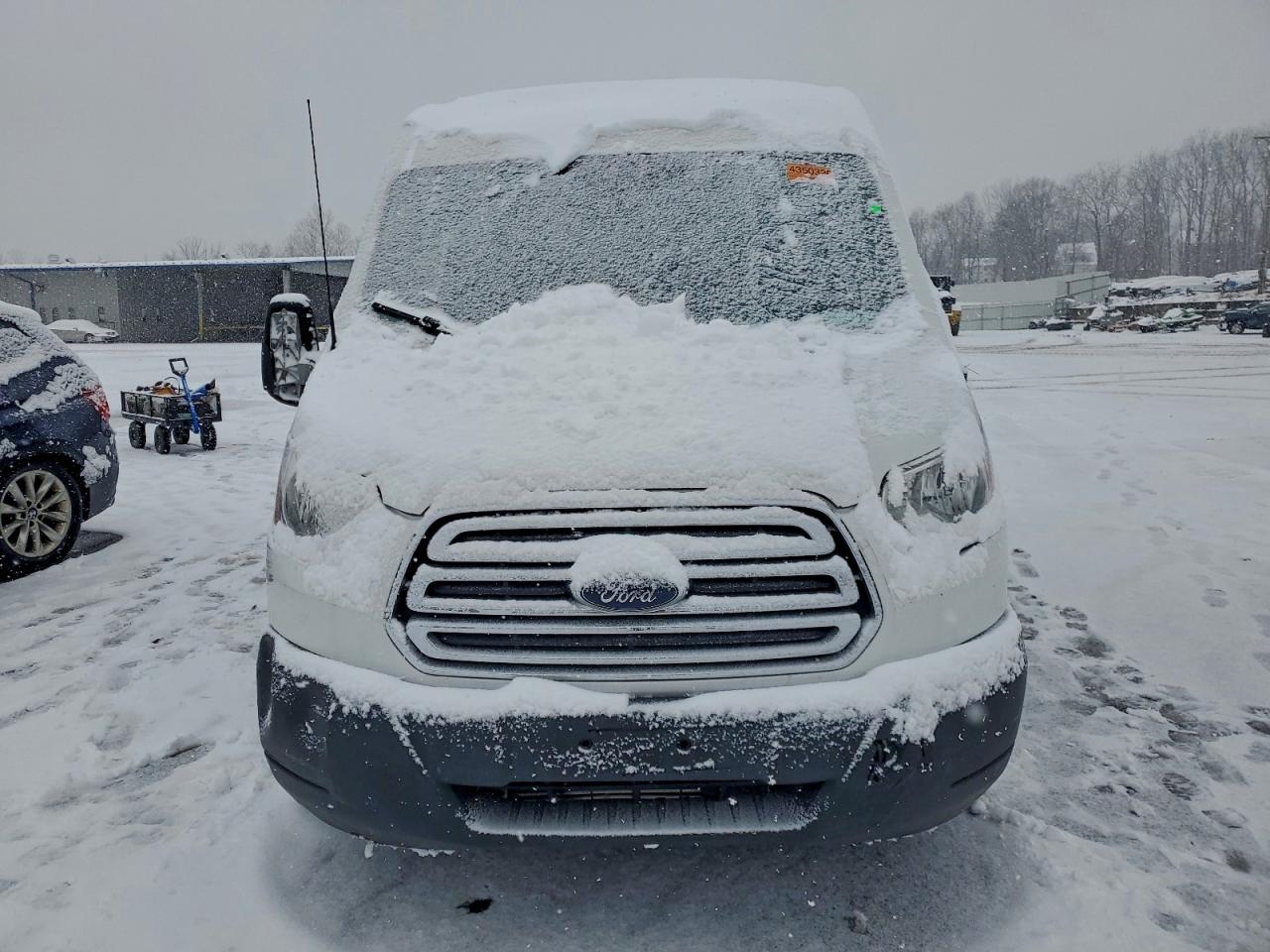 Ford Transit T-350 Image 10