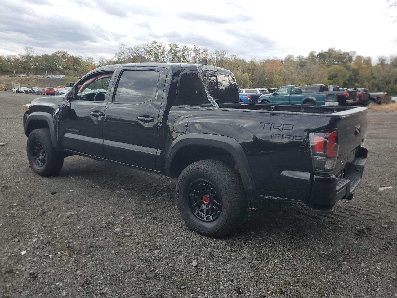 Toyota Tacoma Double Cab Image 3
