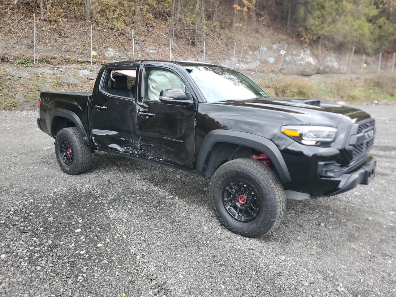 Toyota Tacoma Double Cab Image 11